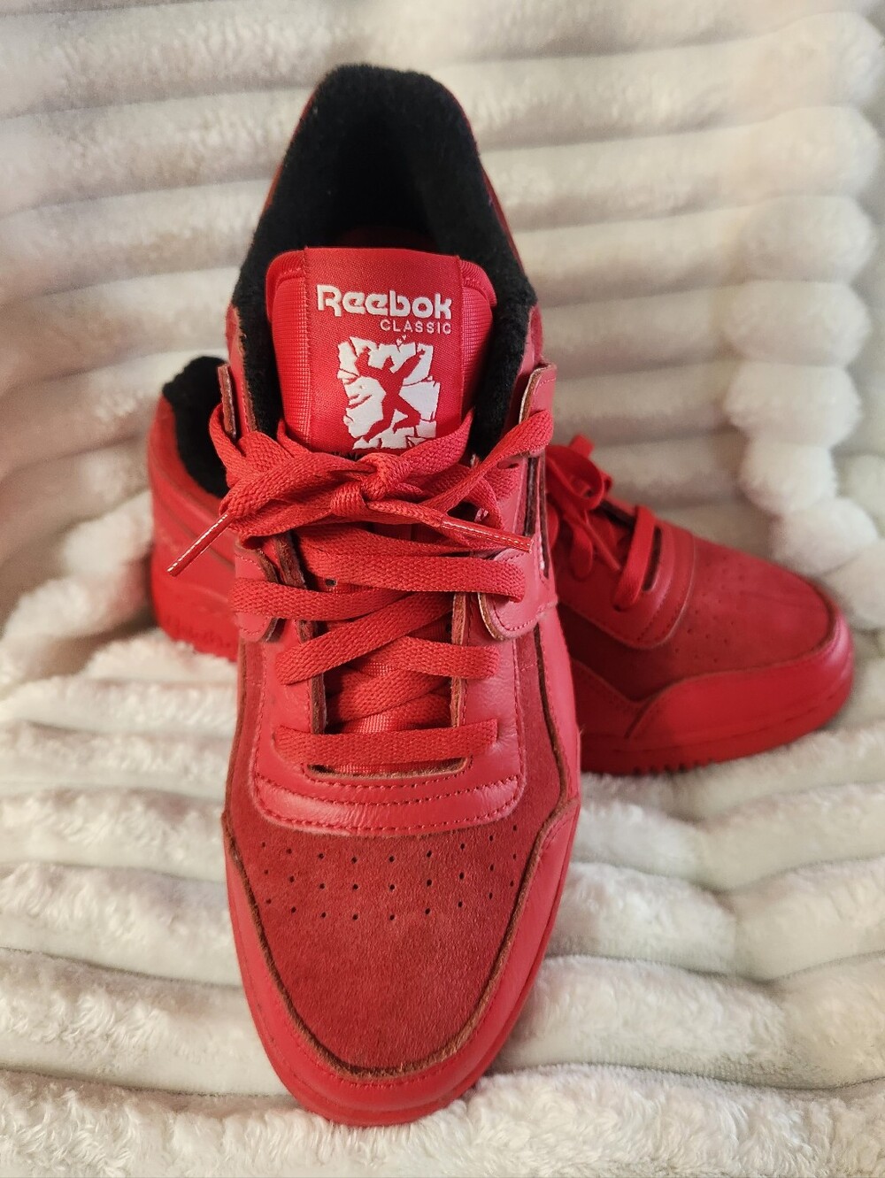 Reebok Workout Plus "Human Rights Now"-Vector Red
